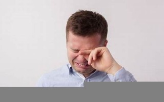 梦见哭的很伤心(梦见哭的很伤心没有眼泪)
