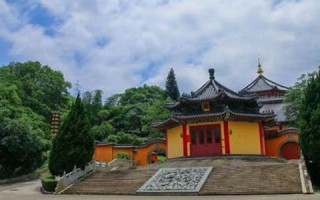 梦见寺庙(梦见寺庙发生火灾)