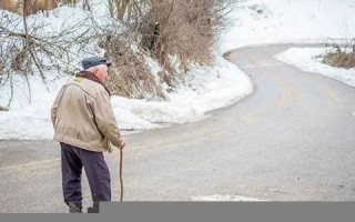 梦见死去的外公(梦见死去的外公外婆还活着什么预兆)
